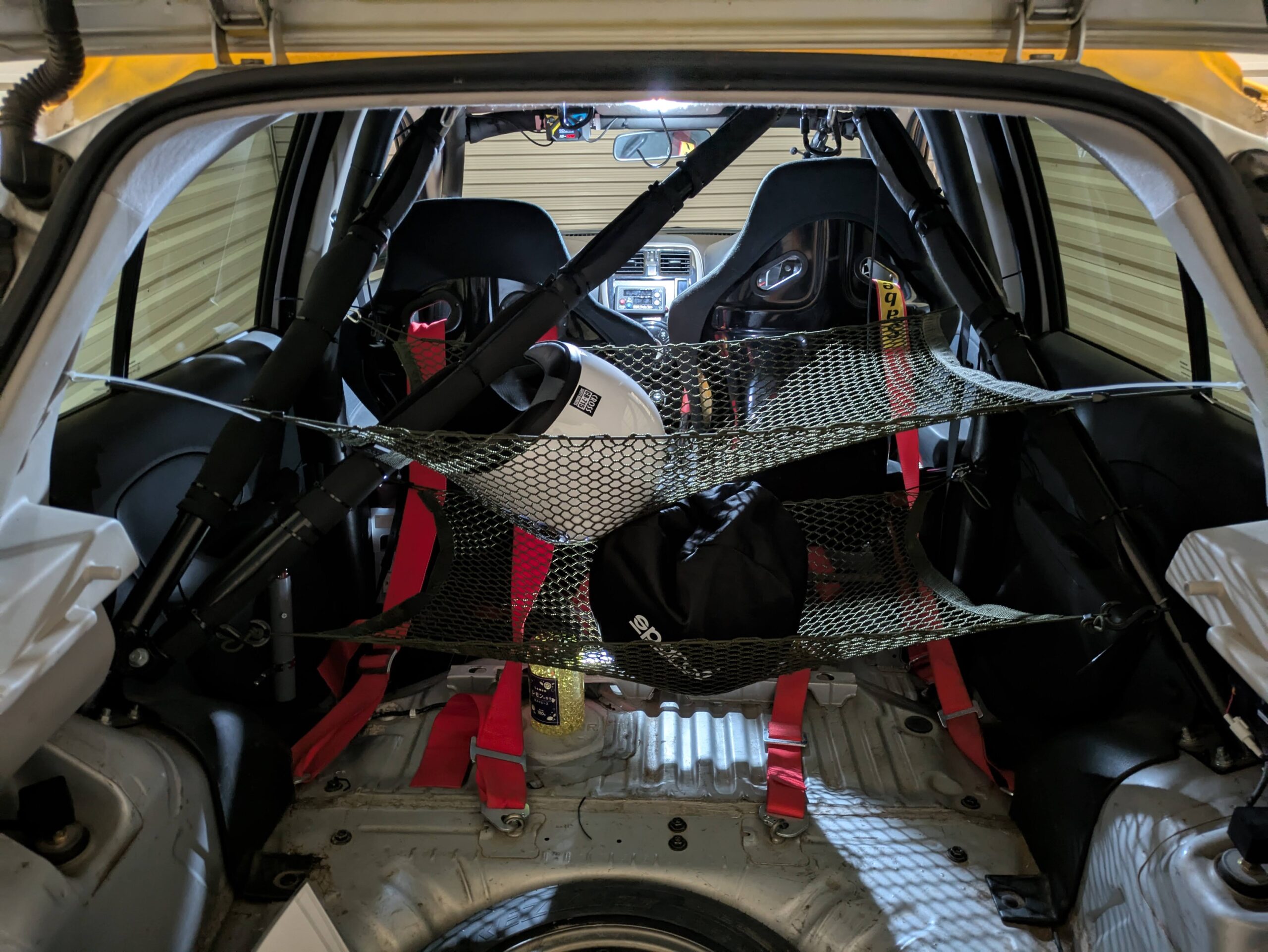 私のランサーを参考に、西田君もネットを付けたようです。